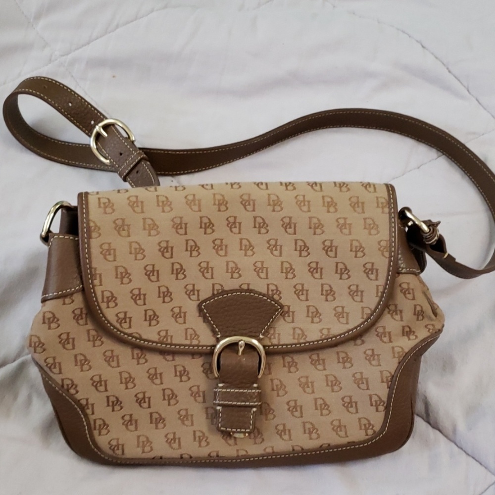 Dooney & Bourke cross body purse